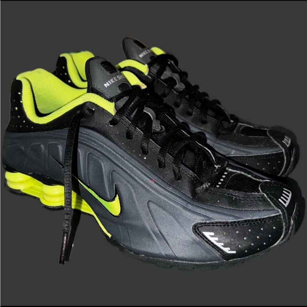 Nike Shox R4